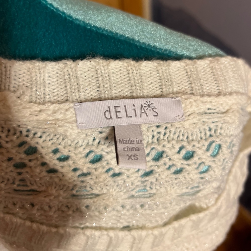 Sweater - Picture 5 of 6